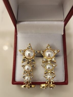 New Gold Pearl Star Drop Earrings - White Pearls